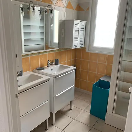 Logement Spacieux Et Lumineux